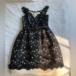 Oscar de la Renta Lace Gown